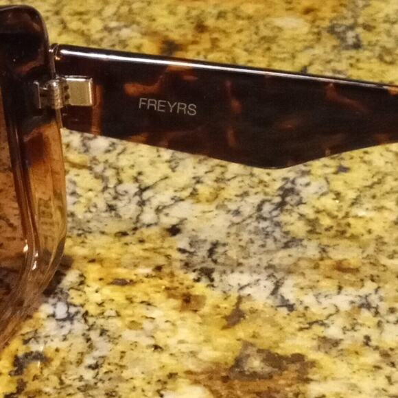 Freyrs Tribeca Square Women's Brown Oversized Square Sunglasses Tortoise 94-2 - Picture 6 of 12